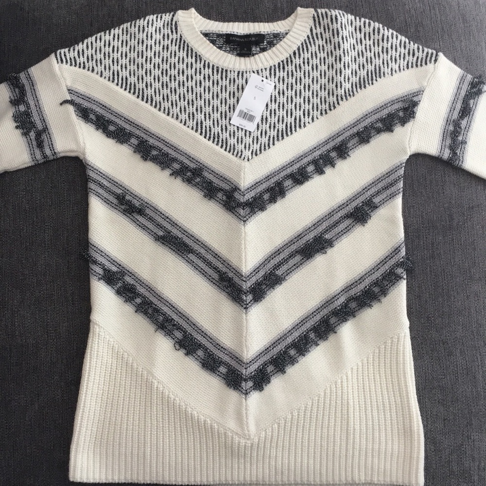 NWT Women’s Banana Republic sweater, Size S